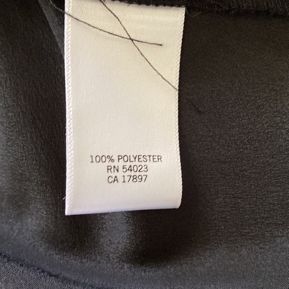 Banana Republic blouse with ruffles - Picture 8 of 8